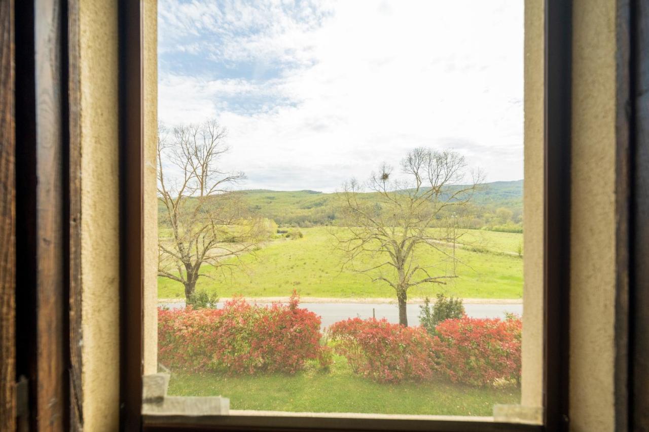 Agriturismo Due Ponti Chianni Exterior photo
